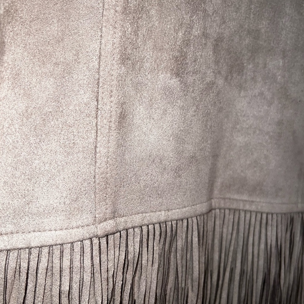 ✨SOLITAIRE BY RAVI KHOSLA ANTHROPOLOGIETAN FAUX SUEDE FRINGE VEST BOHO L… - Picture 5 of 11